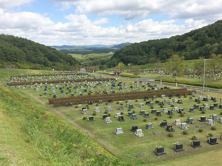 新庄墓園の外観