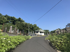鹿屋市営　緑山墓地の入り口