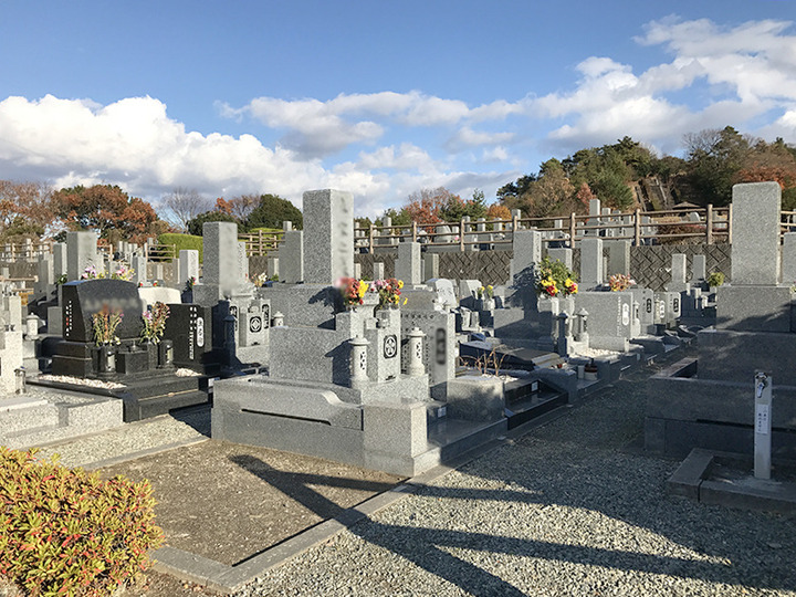 川西市公営霊園の外観