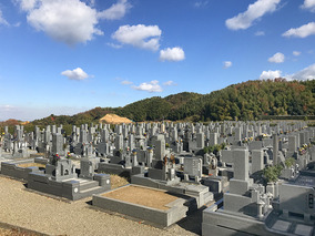 貝塚市営　公園墓地の外観