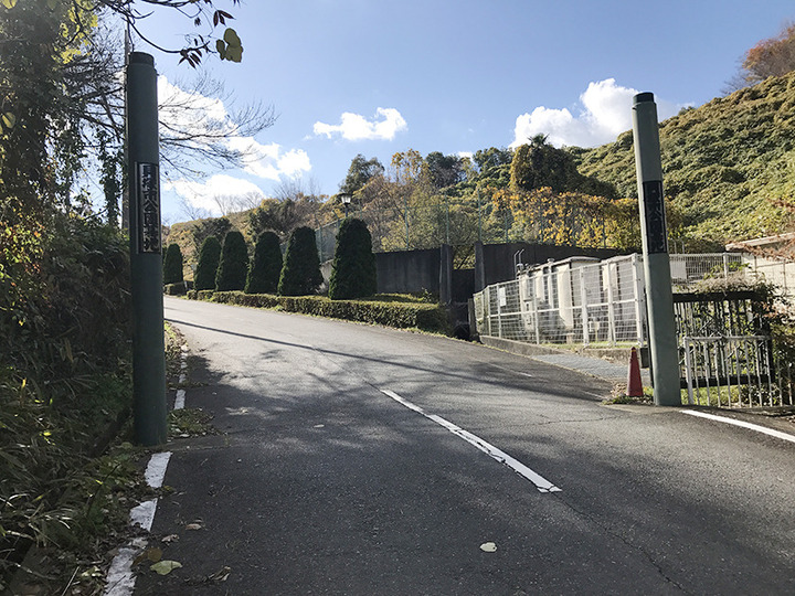 貝塚市営　公園墓地の入り口