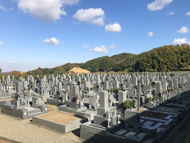 貝塚市営　公園墓地の全体写真