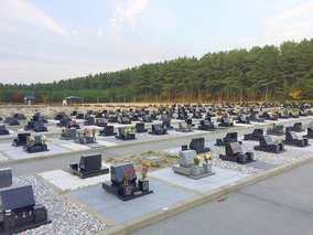 秋田市北部墓地の墓　通常区画全体