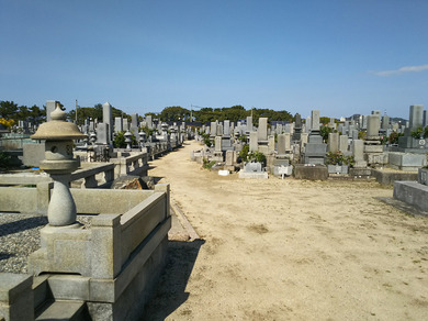 松山市営　垣生墓地の外観