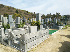 松山市営　梅津寺墓地の外観
