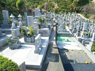 松山市営　北斎院墓地の外観