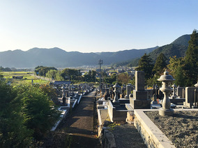 谷川東墓地の全体写真