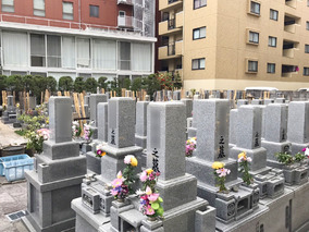 長久寺墓地の墓　通常区画全体