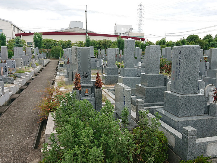 大和郡山市公園墓地の墓　通常区画全体