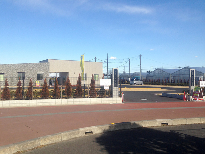 越谷しらこばと霊園の入り口