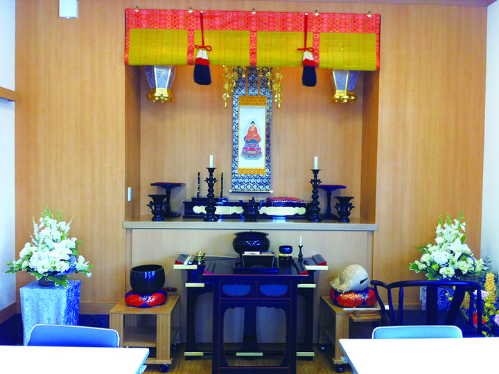 吉川美南霊園の本堂