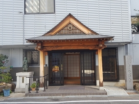 光西寺　納骨堂の入り口