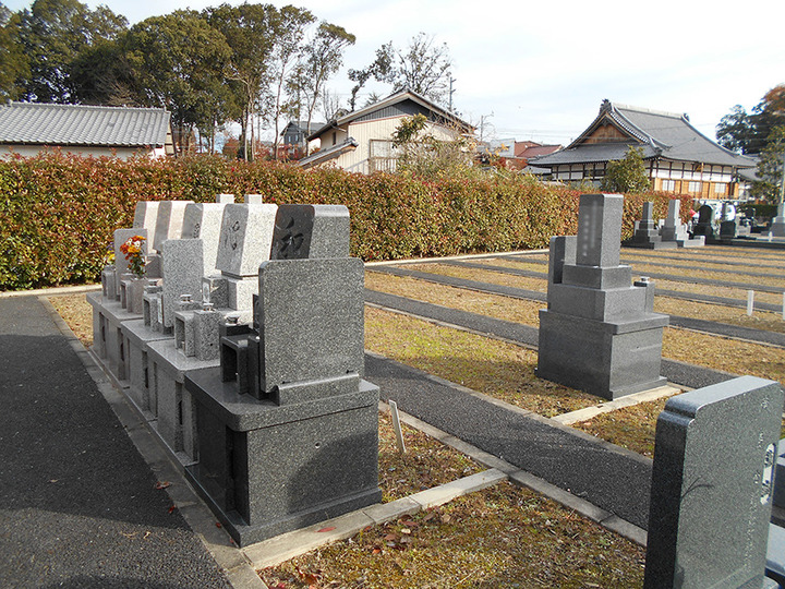 禅台霊苑の墓石の形が限定された区画