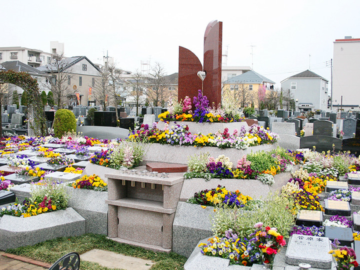 小平メモリアルガーデン　ガーデニング型樹木葬「フラワージュ」の外観