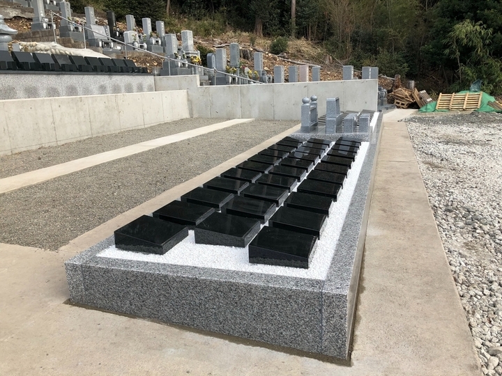 大覚寺金華墓苑の墓石の形が限定された区画