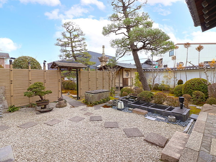 薬薗寺霊園の全体写真