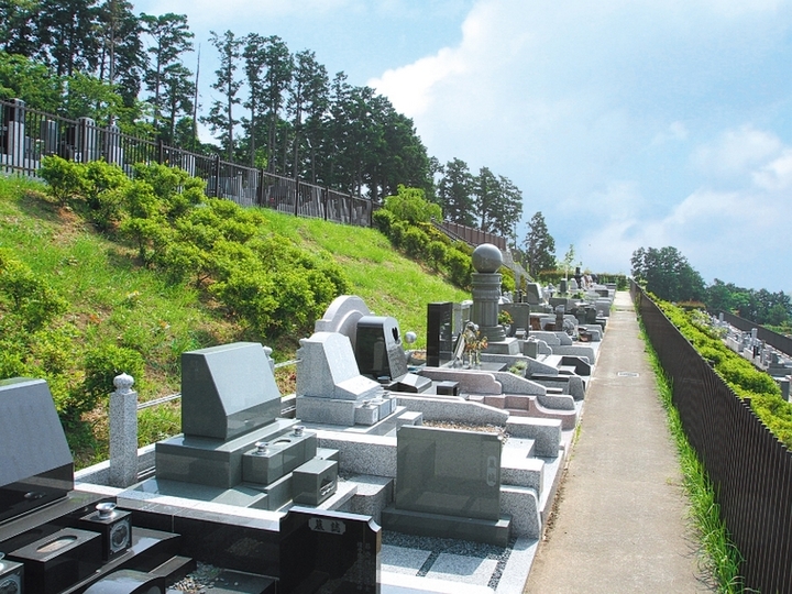湯河原吉祥公園墓地の墓　通常区画全体