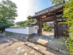 吉祥寺境内墓地　「桜墓苑」の入り口