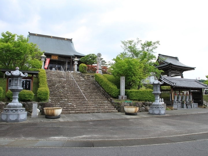 比叡山延暦寺大霊園の本堂