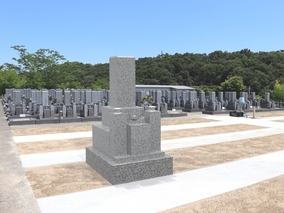 鉢ヶ峯　聖徳寺霊園の墓石の形が限定された区画