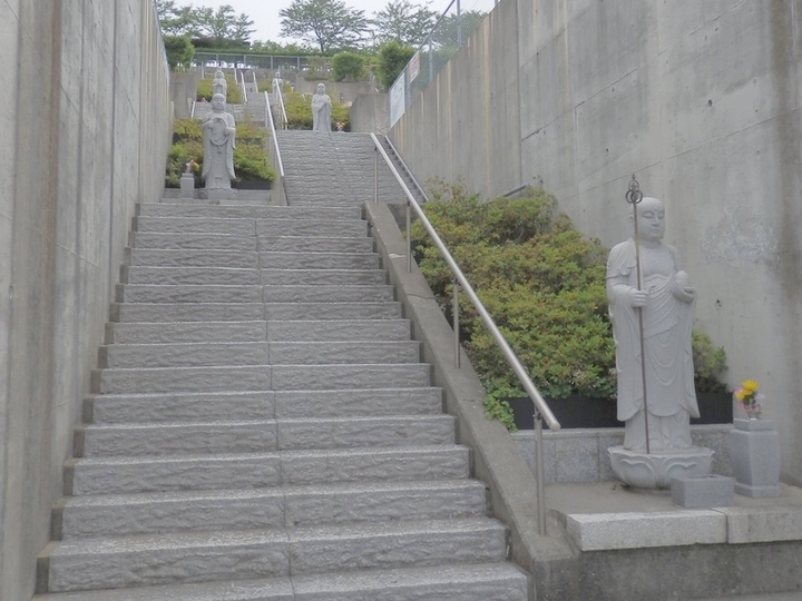 ひびき灘公園墓地の入り口