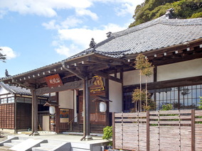 医王寺霊苑の全体写真