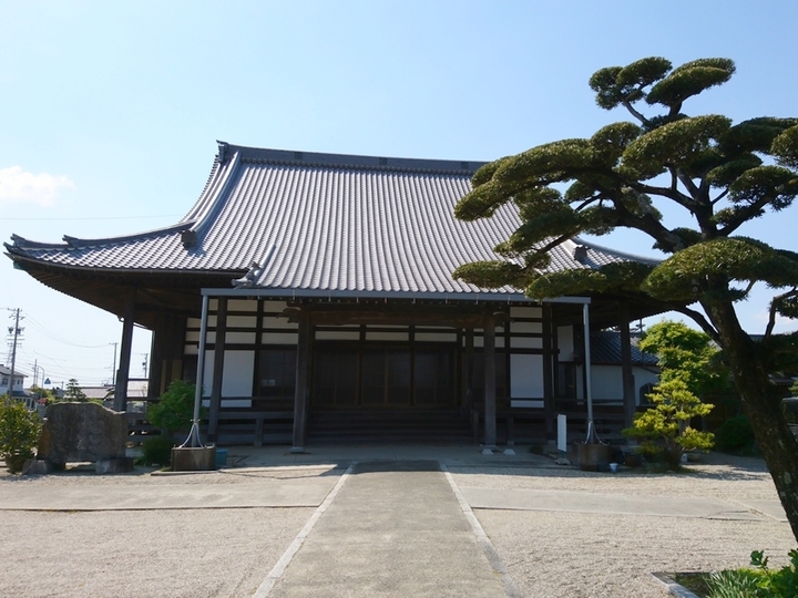 西心寺霊苑の外観