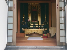 西方寺墓地の本堂