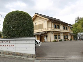 稲足神社「御霊殿」の入り口